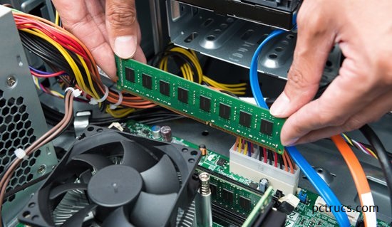 ¿Cómo instalar una memoria RAM?