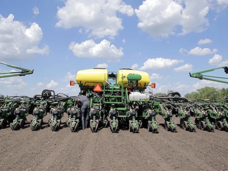 Cómo los tractores autopropulsados, la IA y la agricultura de precisión nos salvarán de la inminente crisis alimentaria