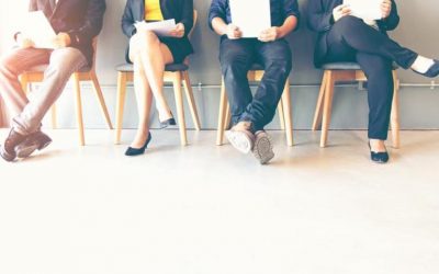 Cómo encontrar y entrevistar a candidatos para trabajos tecnológicos no tradicionales: Consejos para gerentes