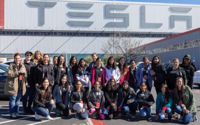 Cómo Tesla está ayudando a las niñas a aprender sobre ingeniería